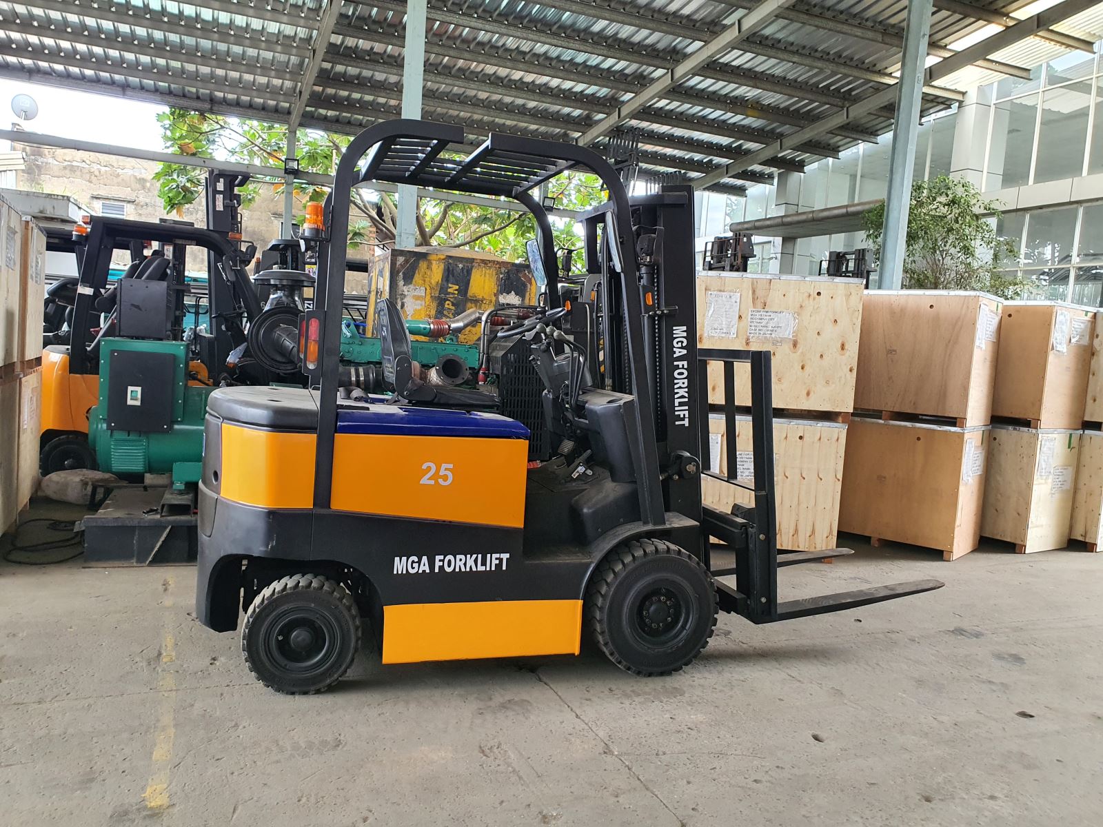 Xe Nâng Điện MGA–EF–3.0T ( Chuẩn EU)