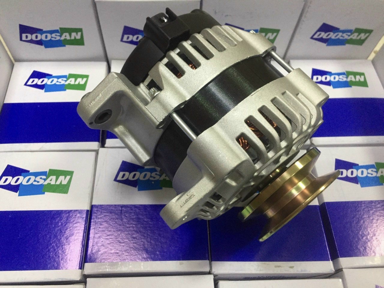 Củ phát xe nâng Doosan