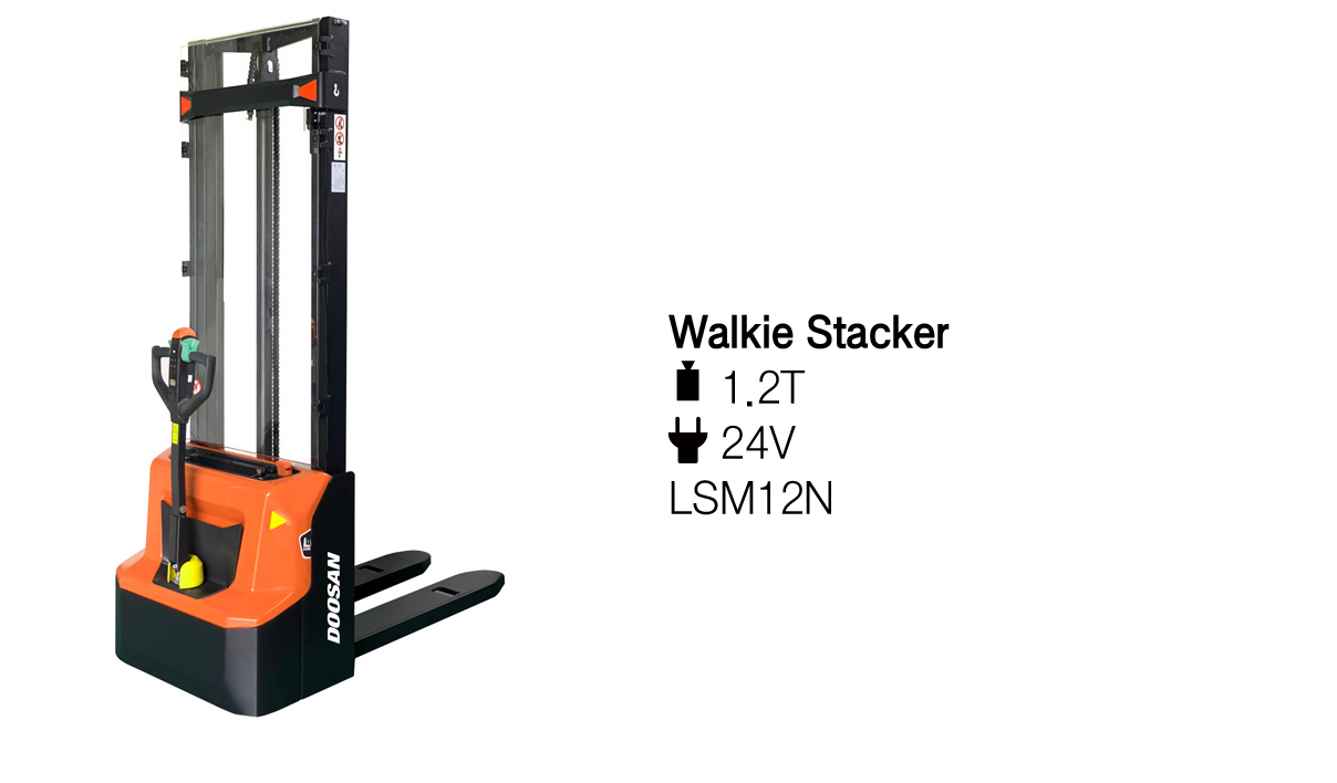 Xe nâng Doosan Reach Truck